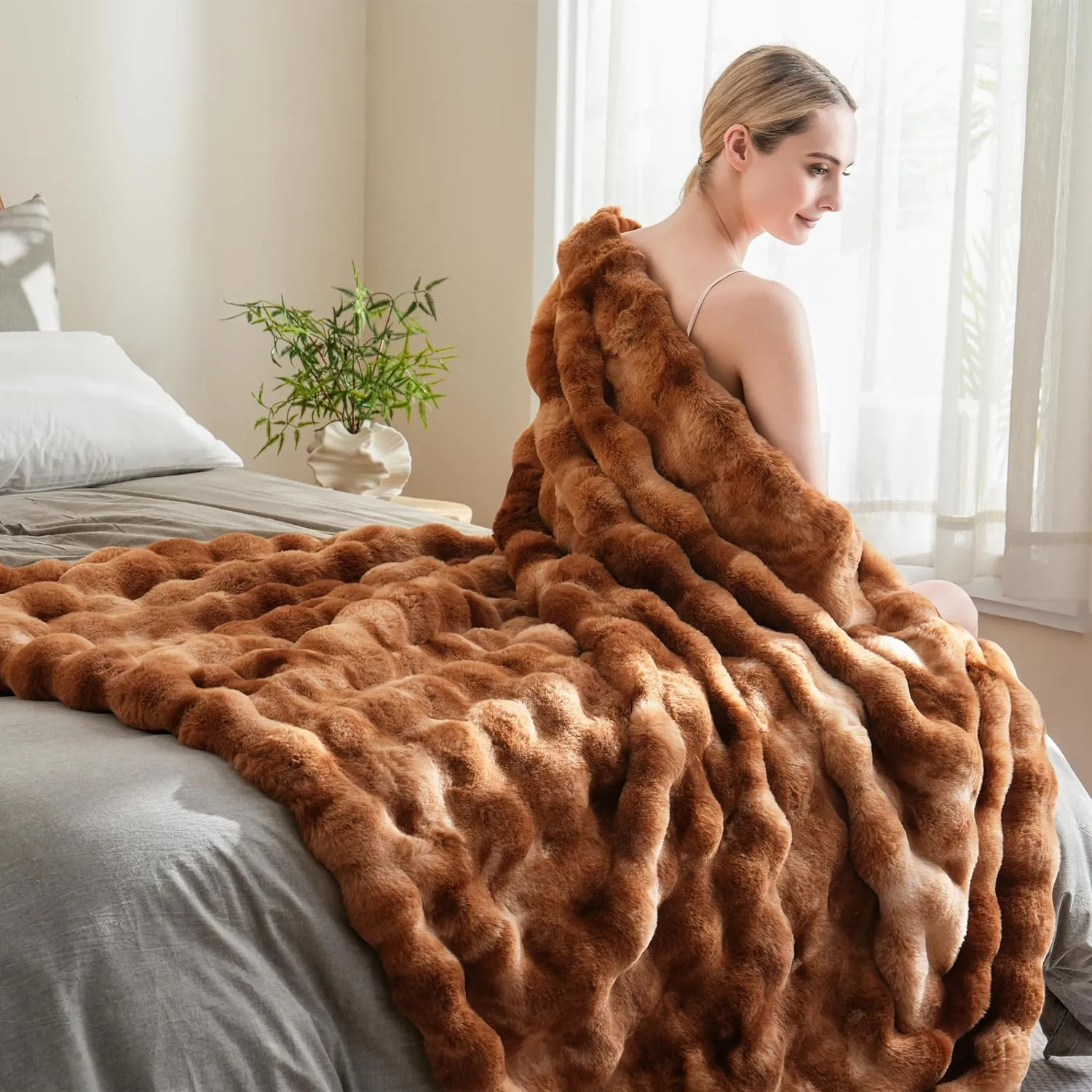 BENVWE Faux Fur Throw Blanket for Couch - Fluffy Soft Thick Bubble Blanket for Living Room Home Decor - Fathers Day Birthday Gifts for Women Men, Tie-dye Caramel, 50" x 60"