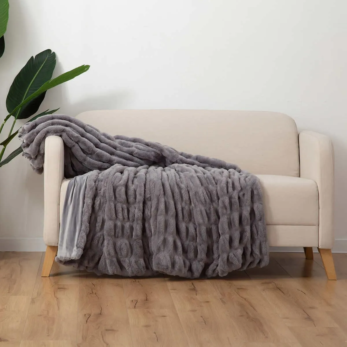 Berkshire Collection Faux Fur Plush Throw Blanket, 60"x70" (Gray)