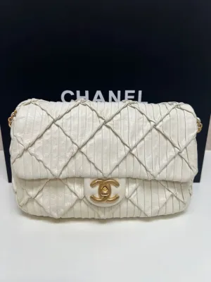 CHANEL Quilted Flap Bag White Leather Shoulder Bag