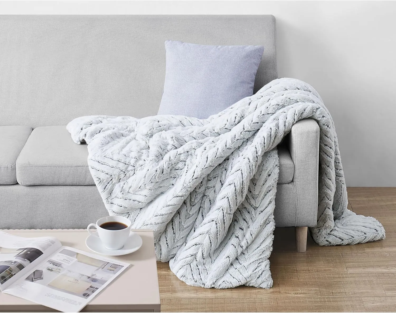 Christian Siriano Grey Chevron Throw in Gift Box, Grey Polyester, 1-Piece Giftable Throw Blanket, Geometric Themed, Oeko-TEX Certified Confidence