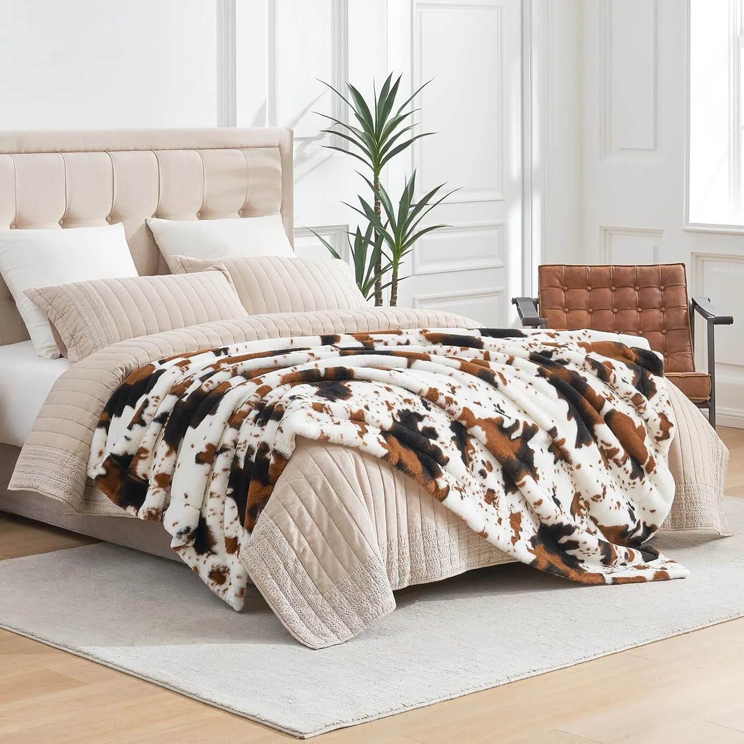 Cozy Bliss Cow Print Faux Fur Throw Blanket, Animal Printed Blankets Super Soft Warm Thick Fluffy Throws Home Decor for Couch Bed Sofa Women (Black&Brown Cow, 50x60 Inches)