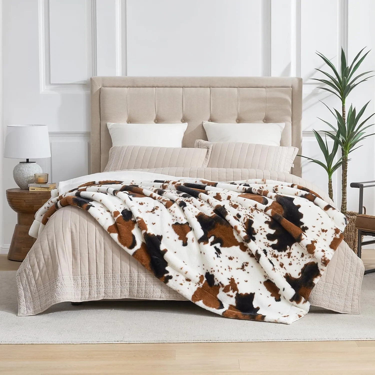 Cozy Bliss Cow Print Faux Fur Throw Blanket, Animal Printed Blankets Super Soft Warm Thick Fluffy Throws Home Decor for Couch Bed Sofa Women (Black&Brown Cow, 50x60 Inches)