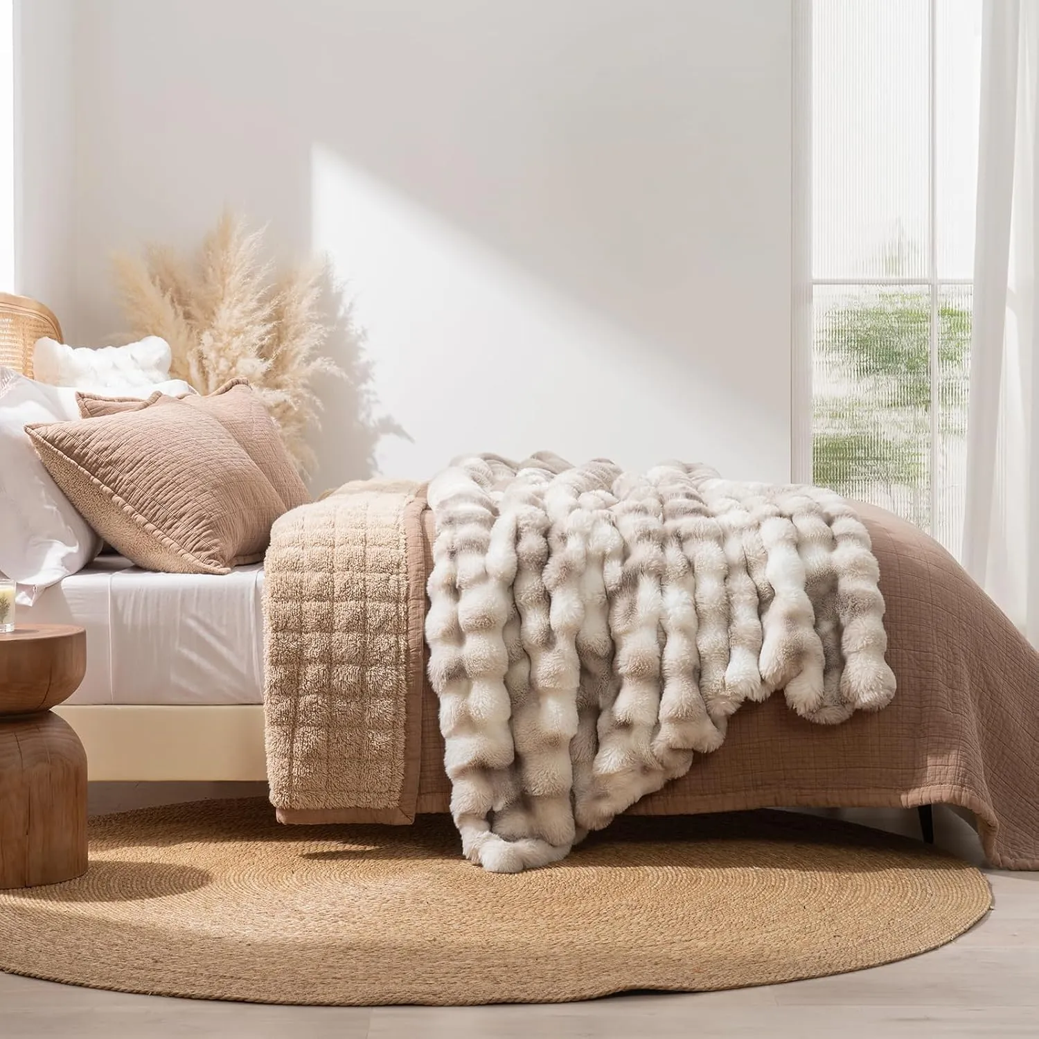 EVERGRACE Ultra Soft Luxury Fluffy Ridgeline Faux Rabbit Fur Throw Blanket, Thick Warm Bubble Throw for Bed, Cozy Plush Reversible Blankets for Couch, Chair, Sofa, Light Grey, 60x80 Inches, 870 GSM