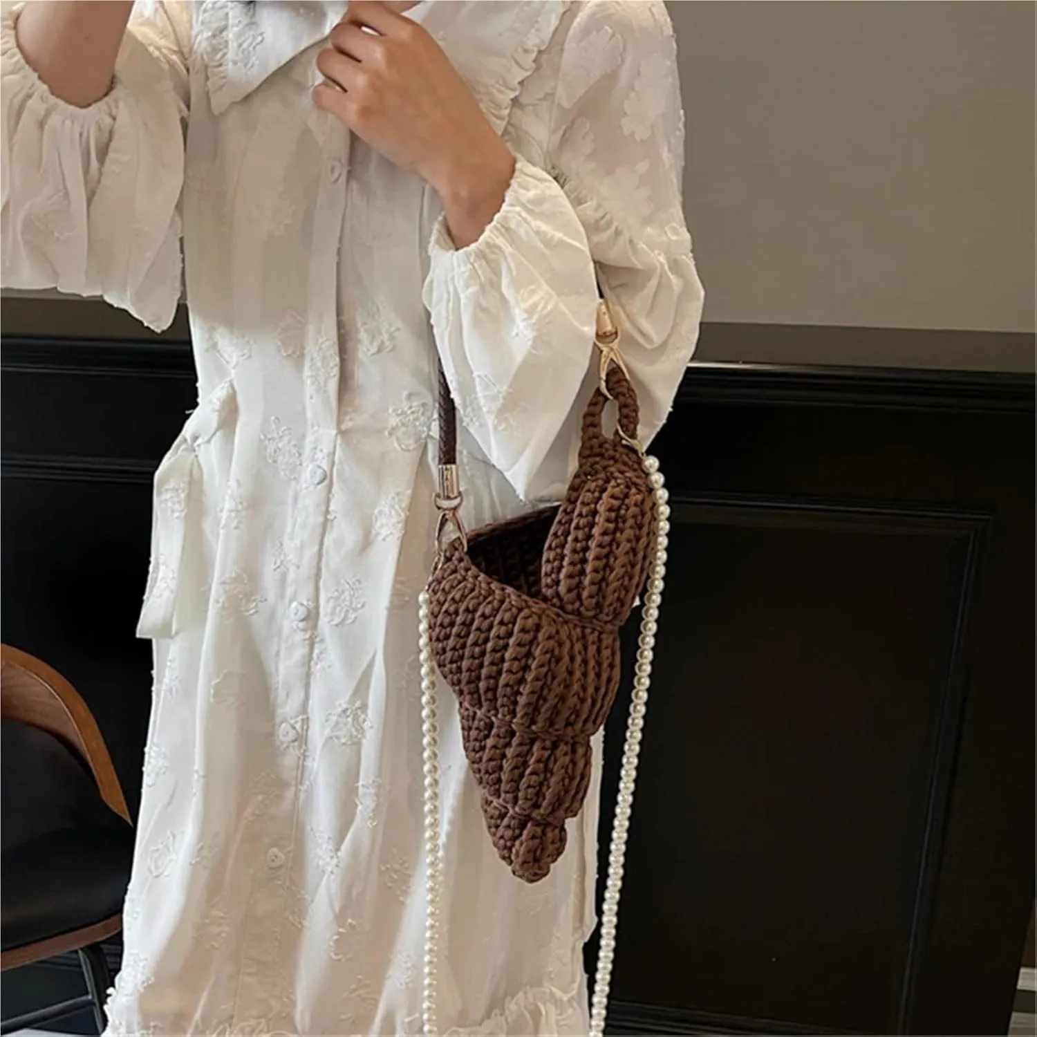 Handmade Woven Seashell Beach Shoulder Bag Handbag In Bohemian Style With Shoulder Straps And Premium Hardware
