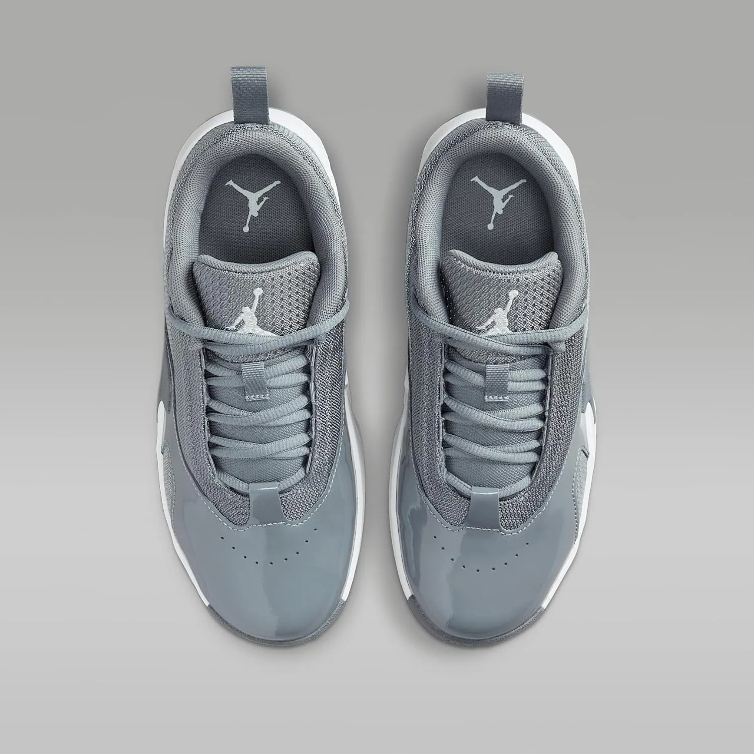 Jordan Max Aura 6 Big Kids' Shoes (FQ8297-002, Cool Grey/White)