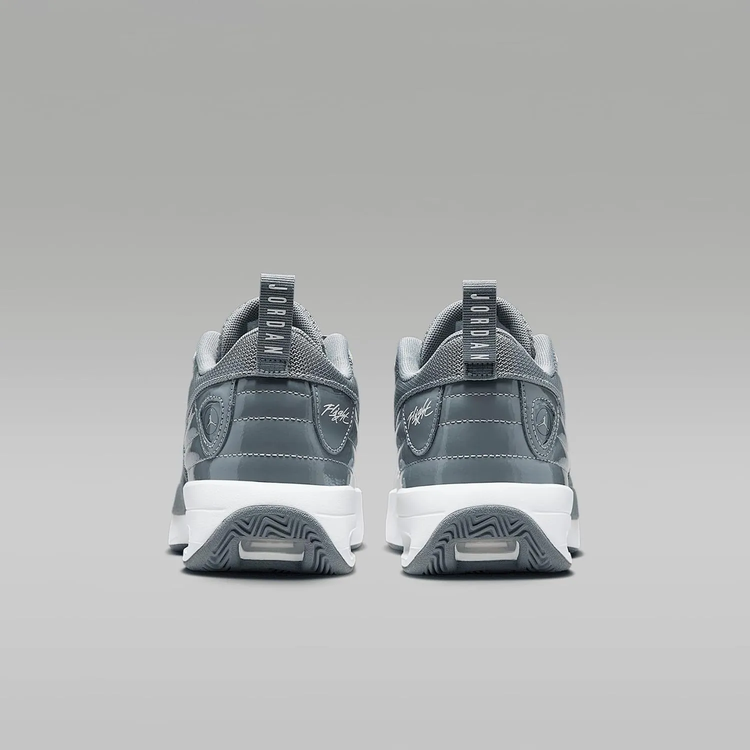 Jordan Max Aura 6 Big Kids' Shoes (FQ8297-002, Cool Grey/White)