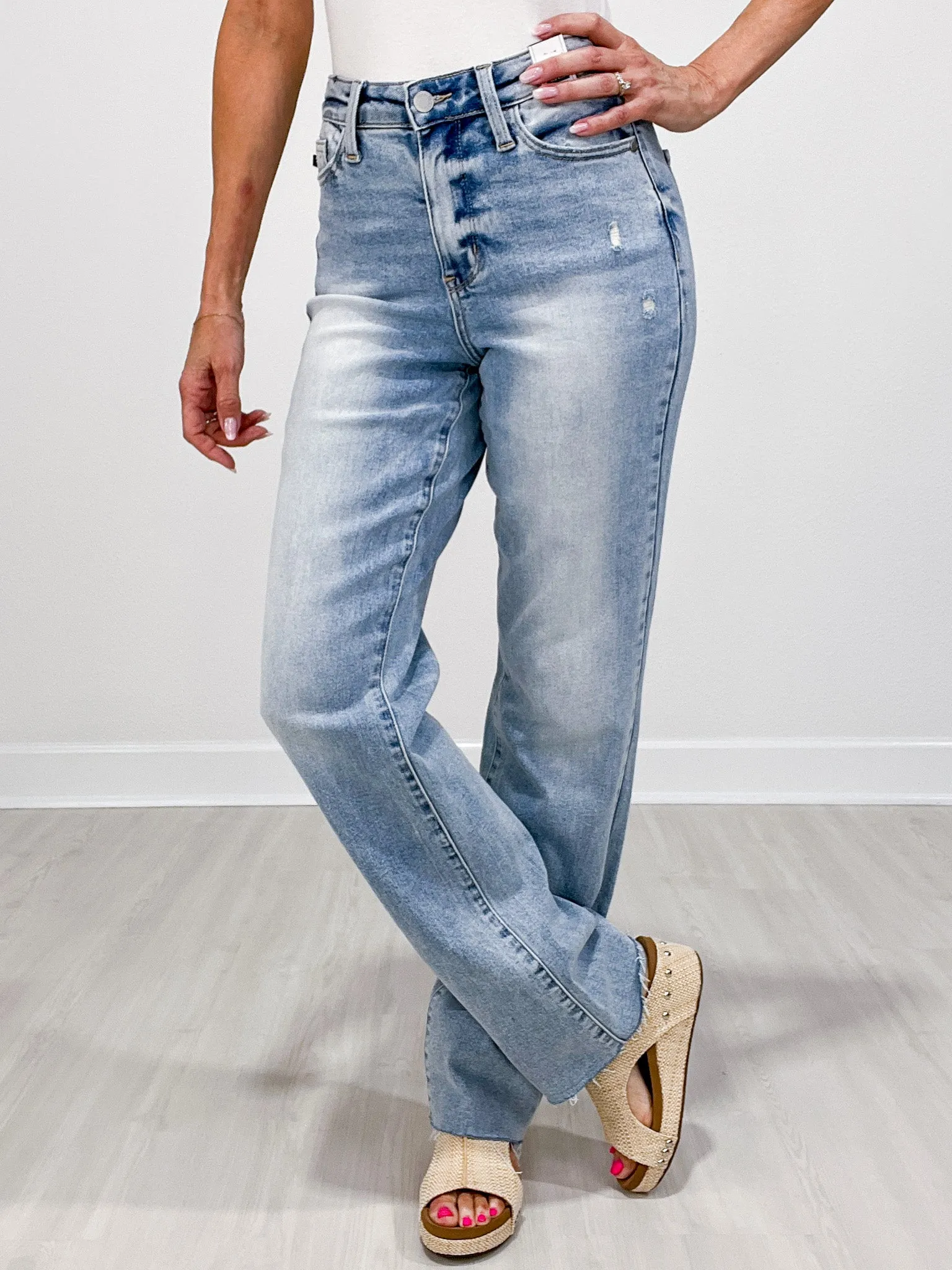 Judy Blue RYAN Mid Rise Light Wash Dad Jeans
