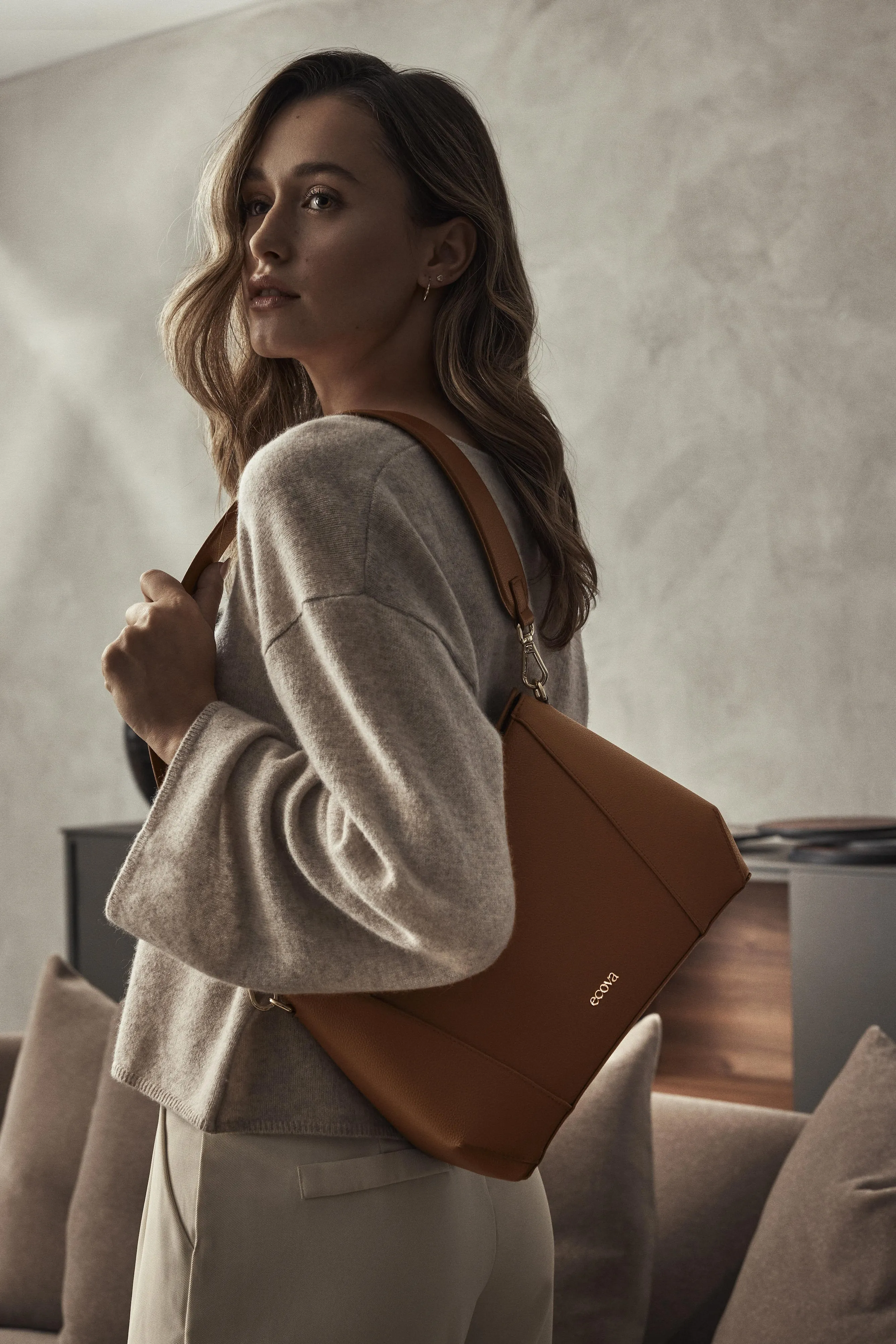 Le Classique Nº1 | Saddle Brown - Shoulder Bag