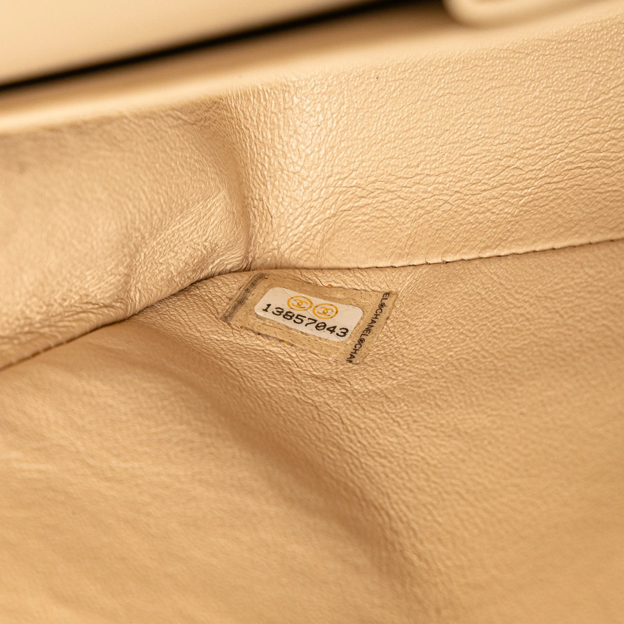 Medium Classic Caviar Double Flap