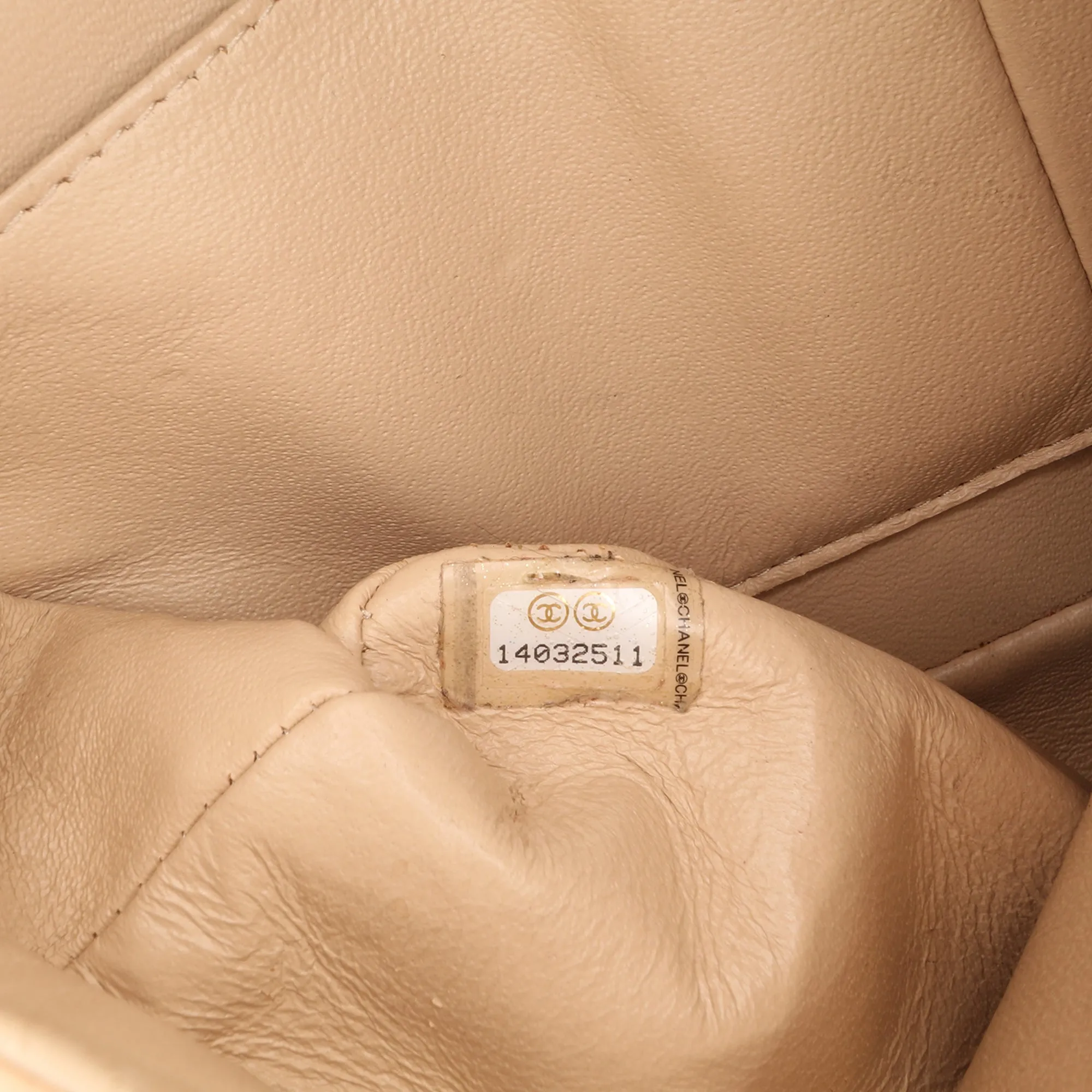 Medium Classic Caviar Double Flap