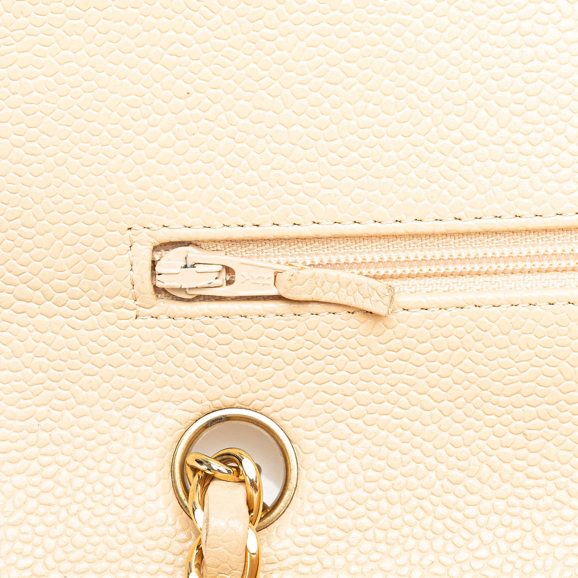 Medium Classic Caviar Double Flap