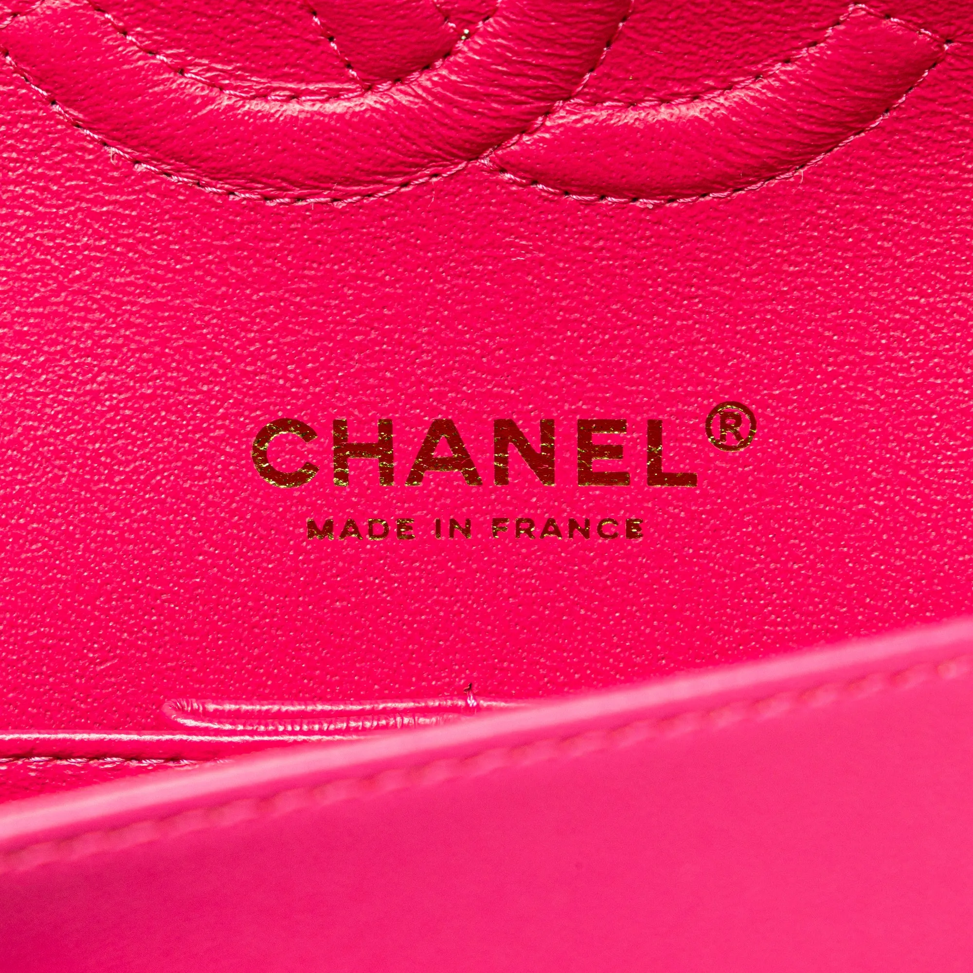 Medium Classic Chevron Lambskin Double Flap