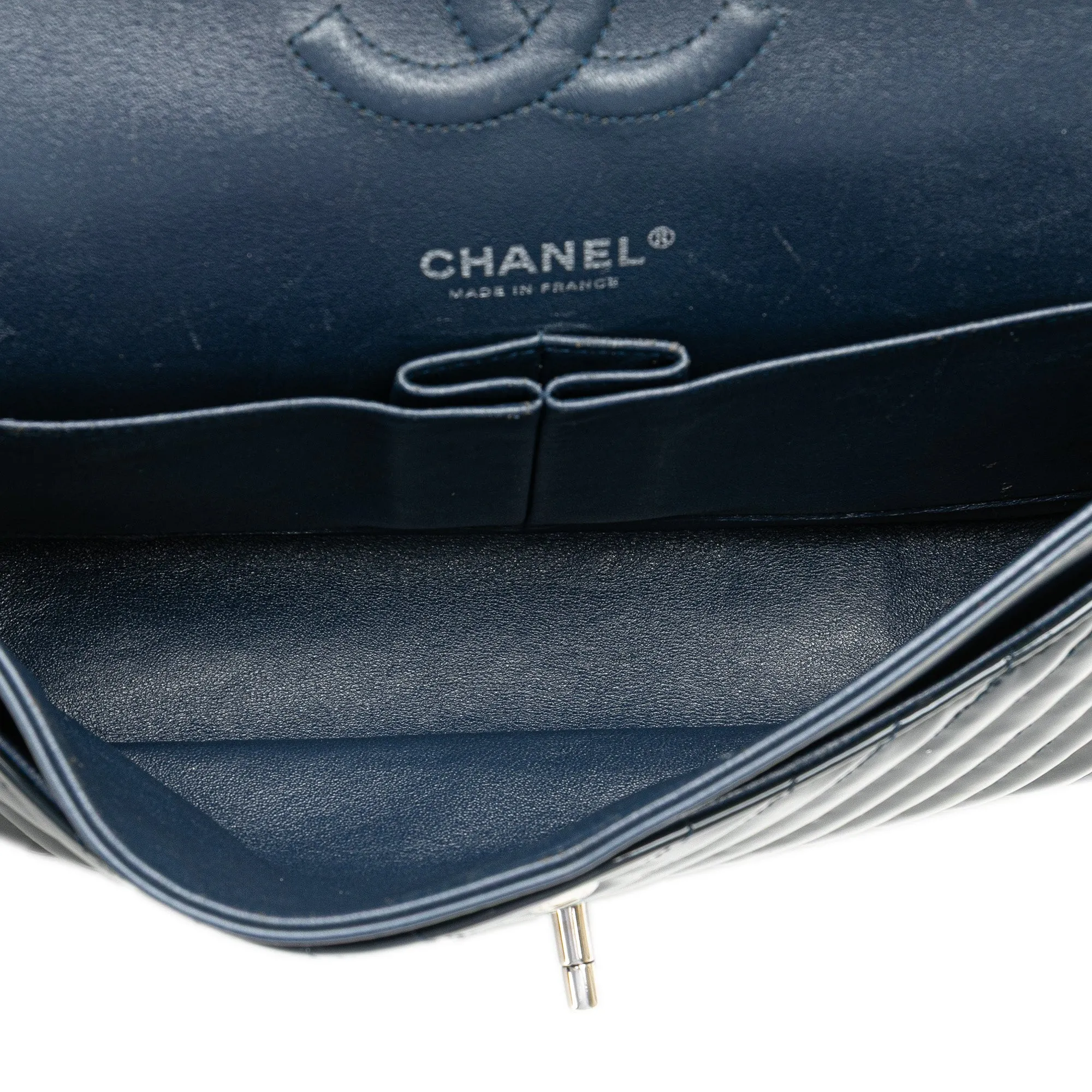 Medium Classic Chevron Patent Double Flap