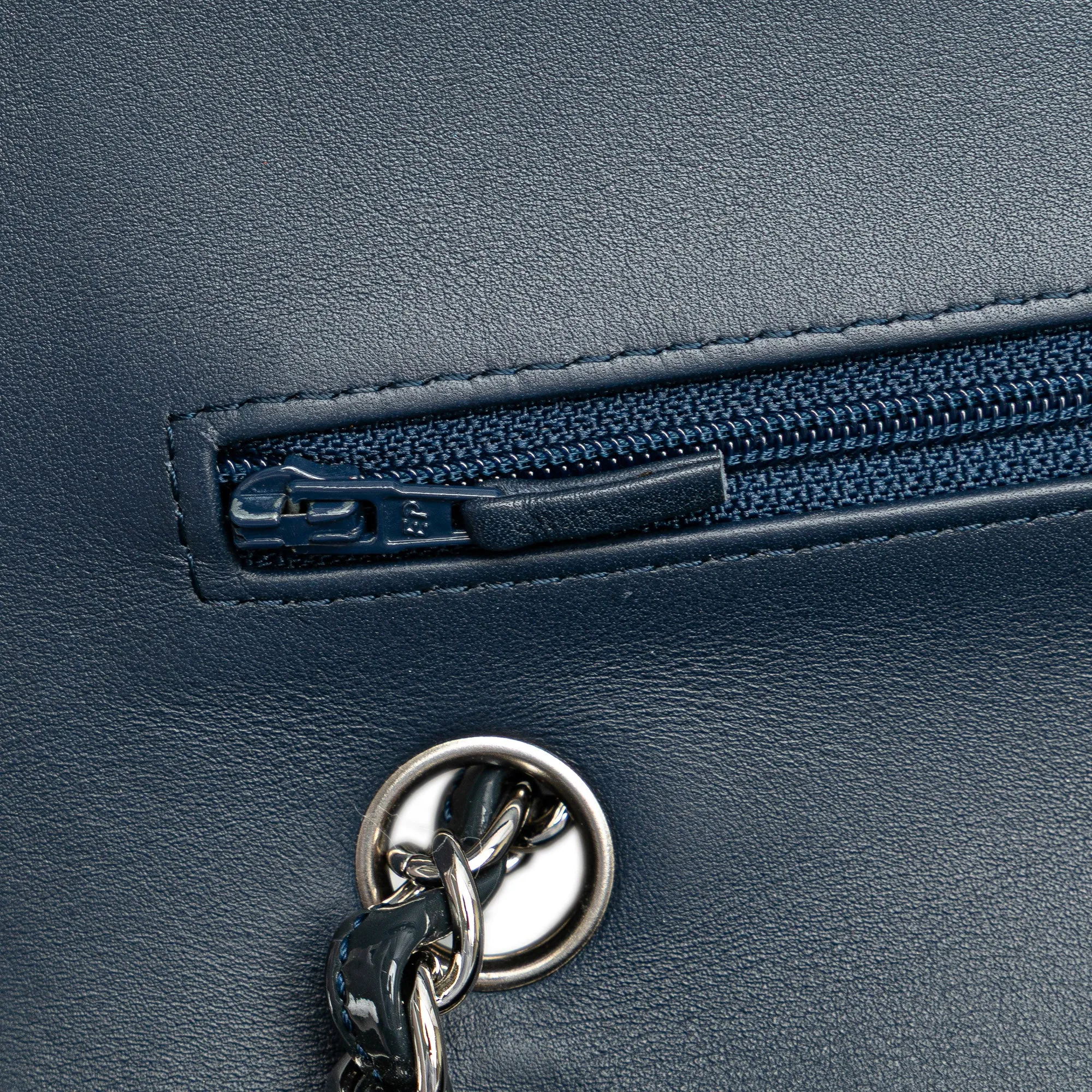 Medium Classic Chevron Patent Double Flap