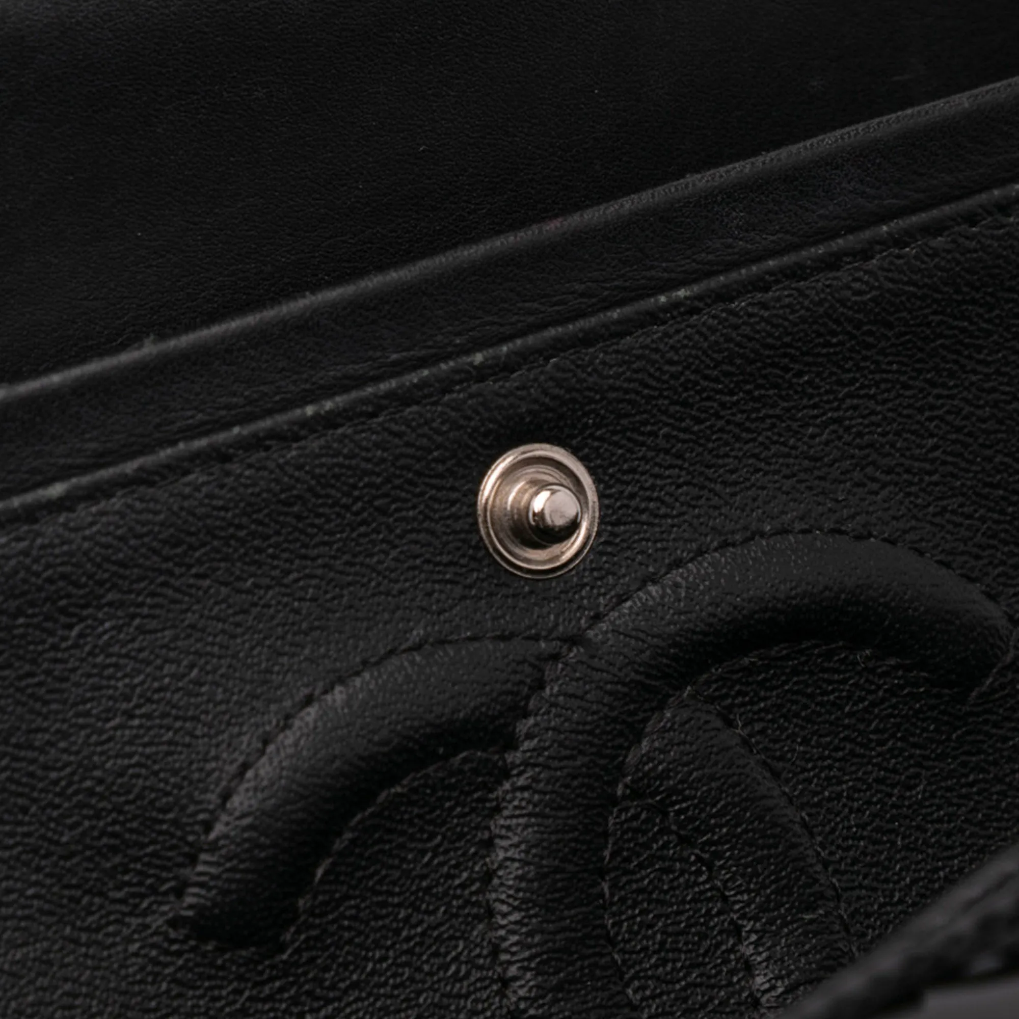 Medium Classic Chevron Patent Double Flap