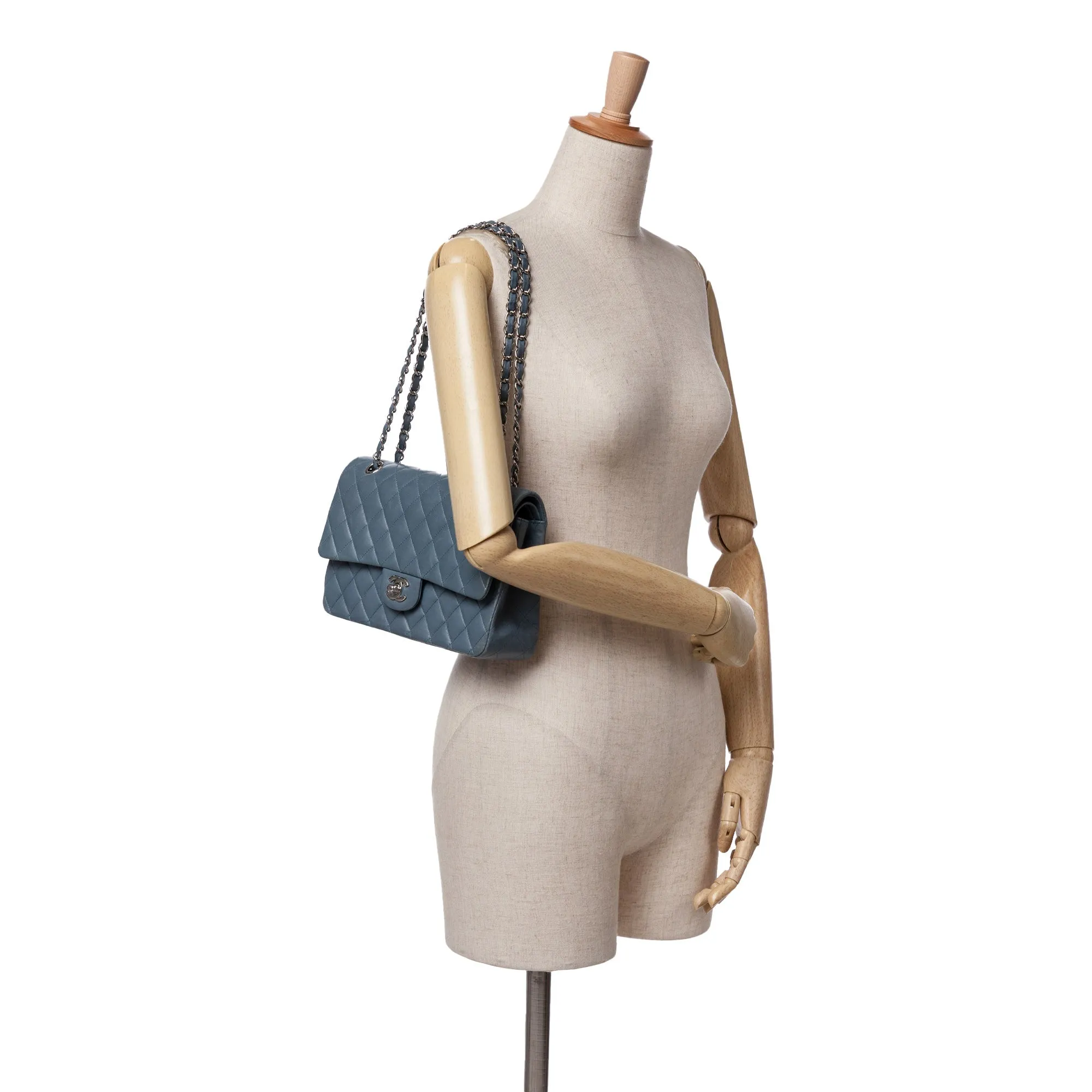 Medium Classic Lambskin Double Flap
