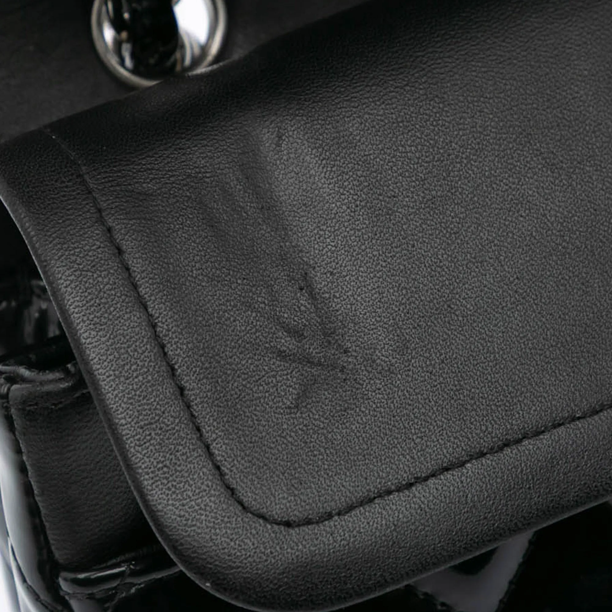 Medium Classic Patent Double Flap