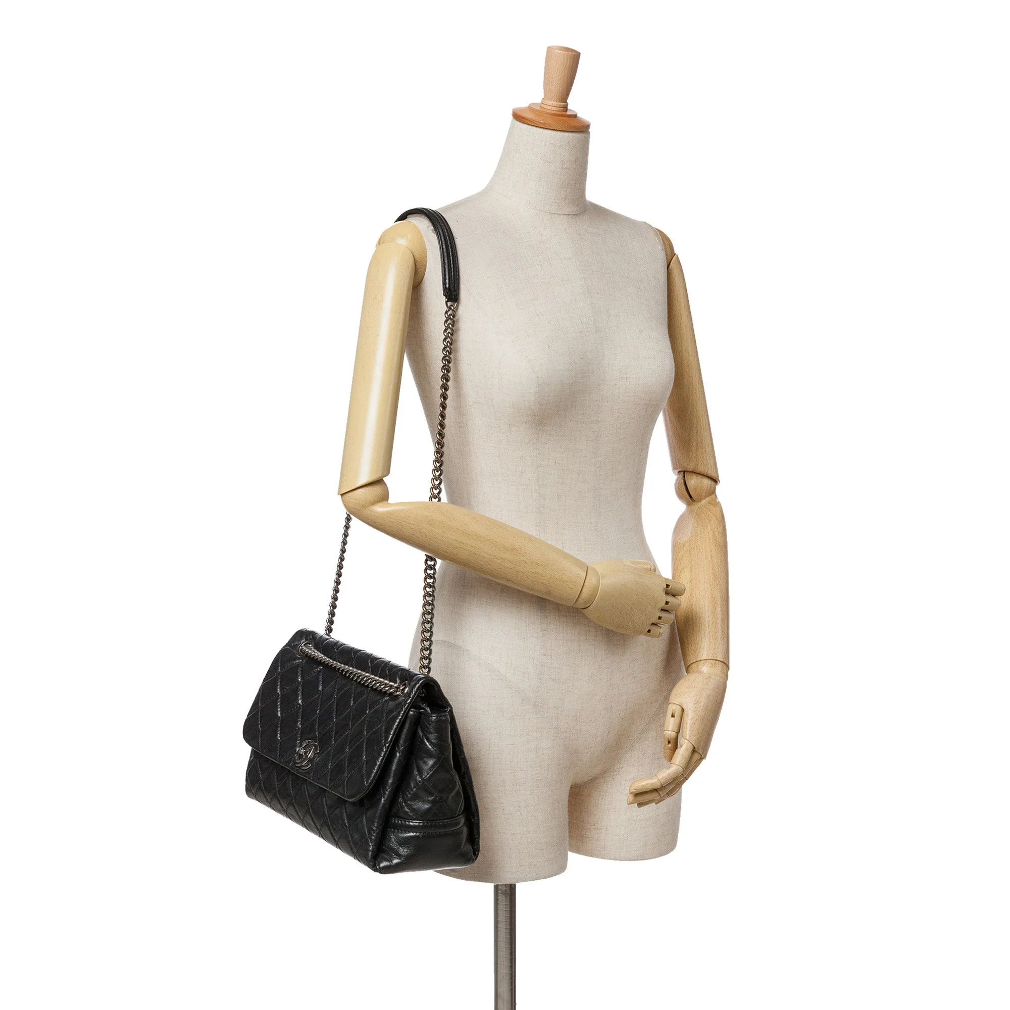 Medium Quilted Glazed Calfskin Lady Pearly Flap