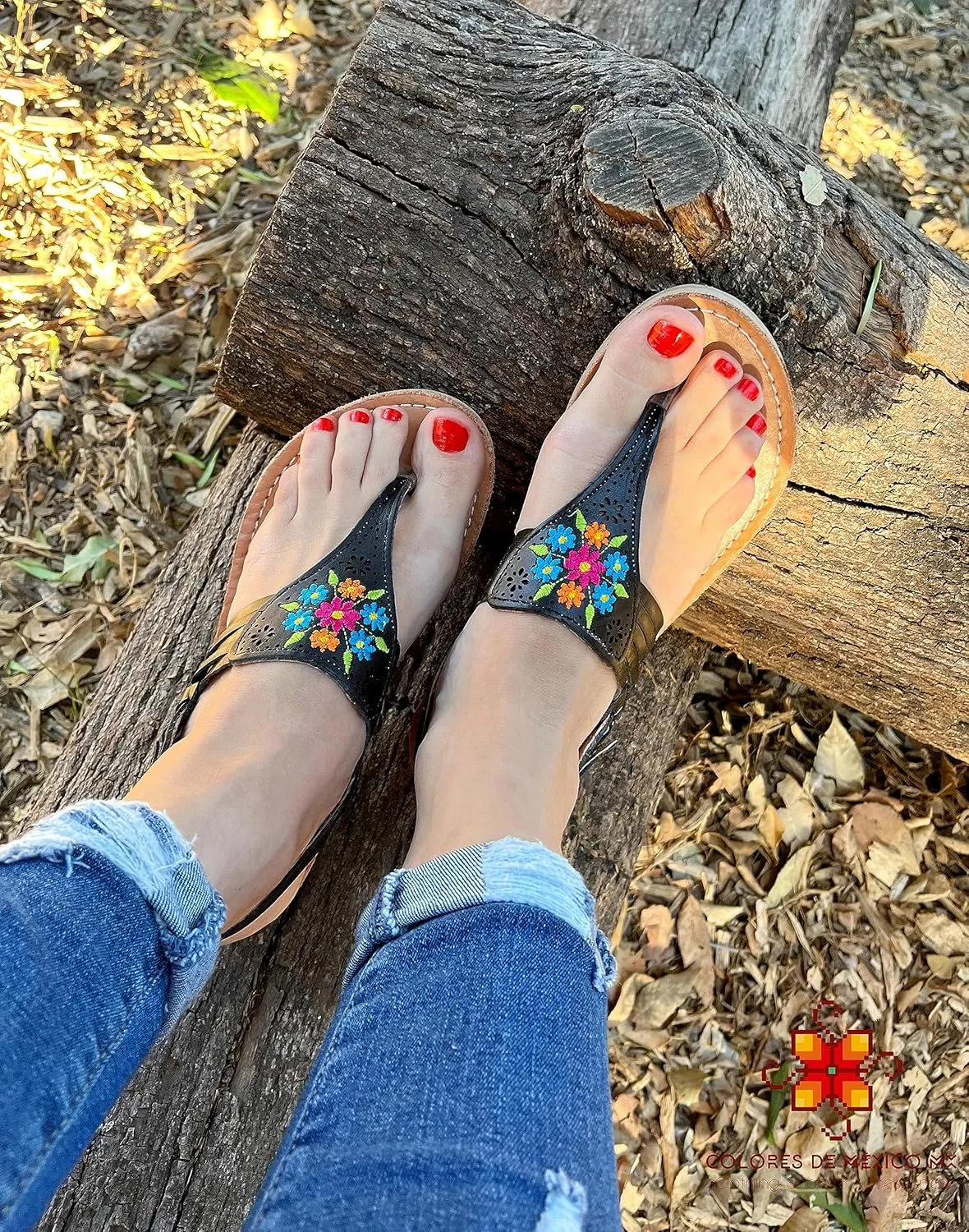 Mexican Leather Sandals with Embroidered Flowers for Women - Model 1314 (9, Black)