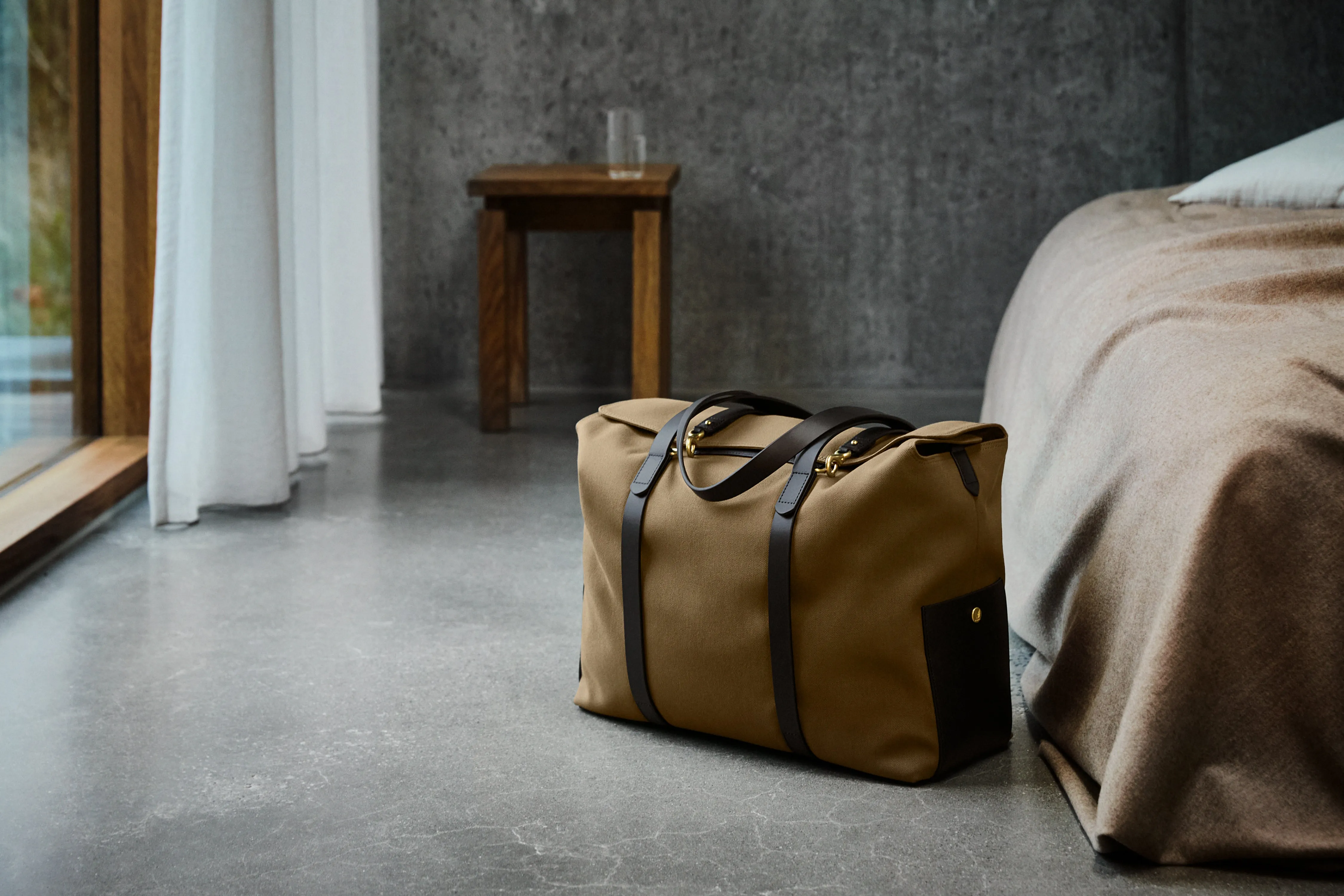M/S Mega Tote - Khaki/Black