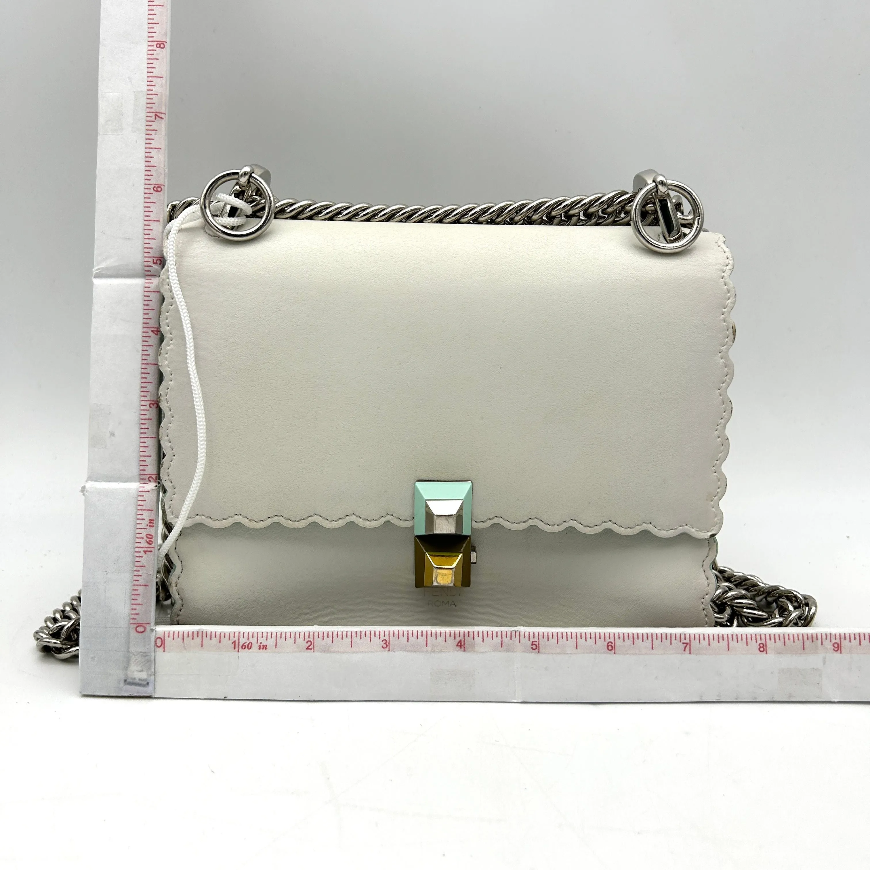 Pre-owned FENDI Vitello Liberty Scalloped Studded Small Kan I Shoulder Bag White LA14608