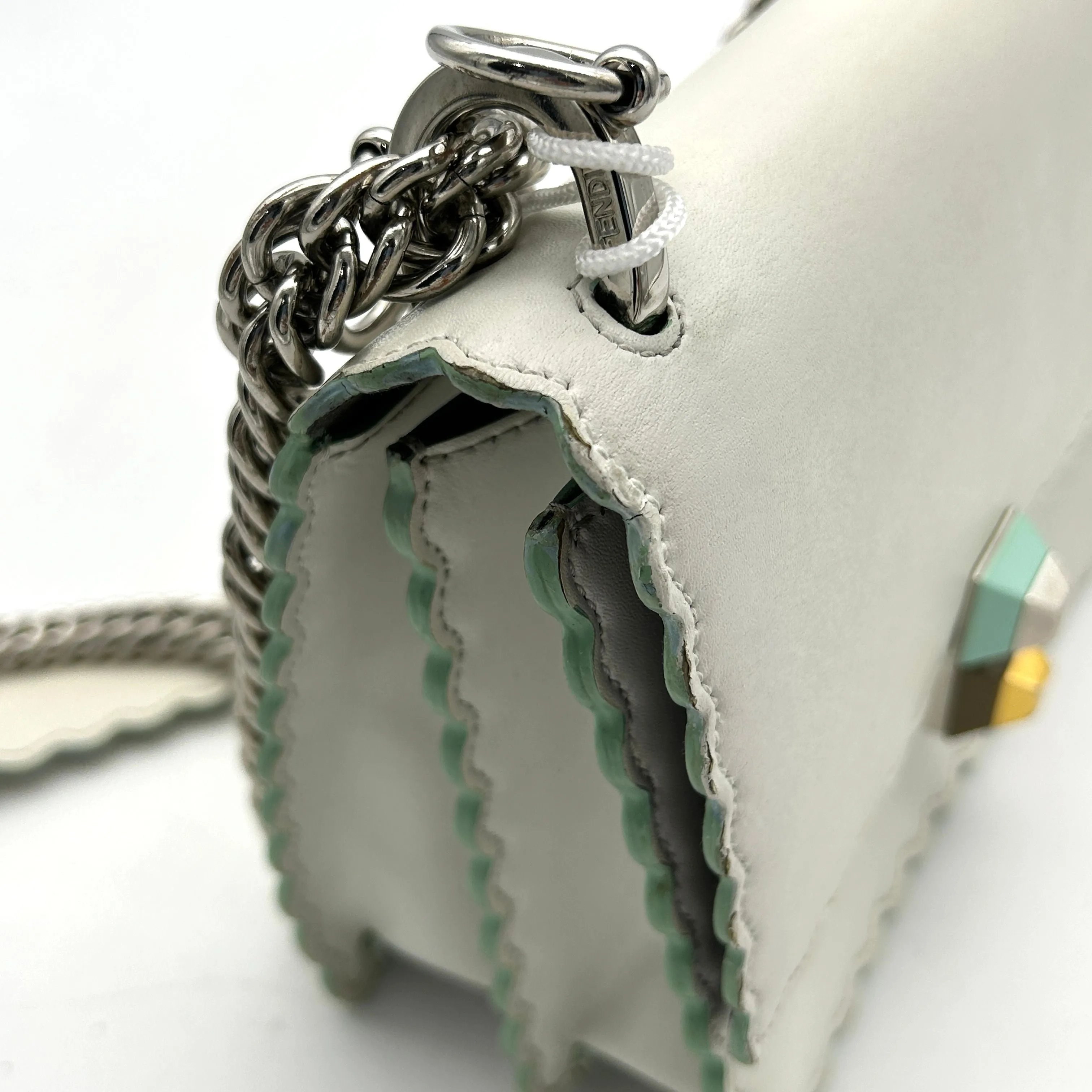 Pre-owned FENDI Vitello Liberty Scalloped Studded Small Kan I Shoulder Bag White LA14608