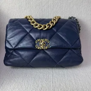 Preloved Chanel 19 Bag Navy Leather Shoulder Bag 5011102