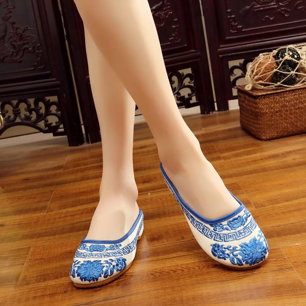Qhome Womens Chinese Style Embroidery Round Toe Casual Walking Household Canvas Slippers