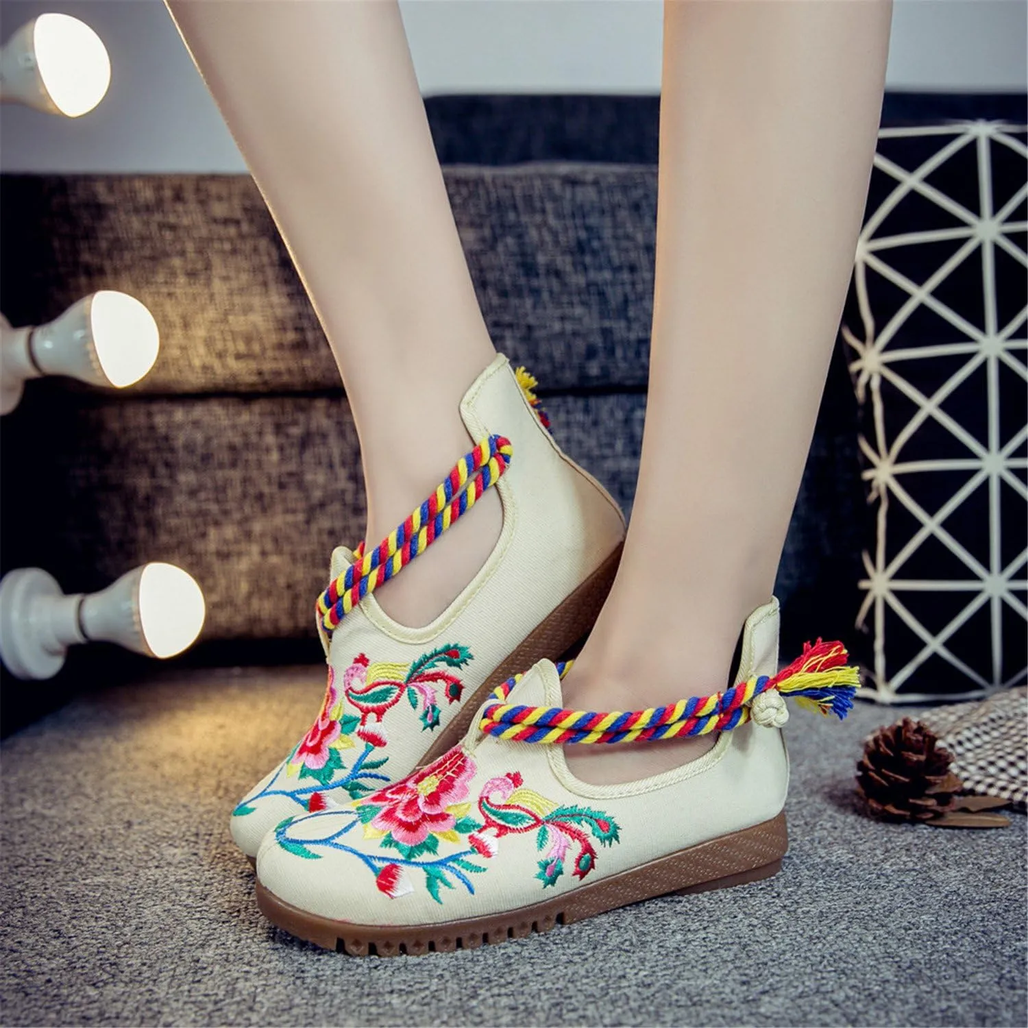 Qhome Women's Peony Floral Embroidery Ethnic Style Strappy Comfortable Casual Walking Canvas Shoes