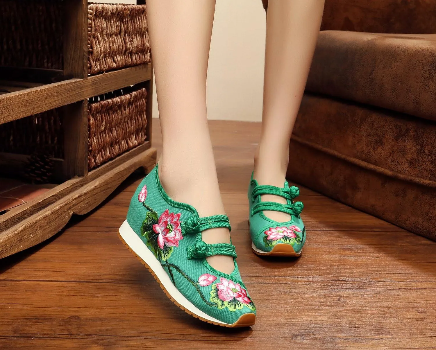 Qianmome Womens Chinese Lotus Embroideried Wedge Heel Cheongsam Canvas Leisure Walking Shoes