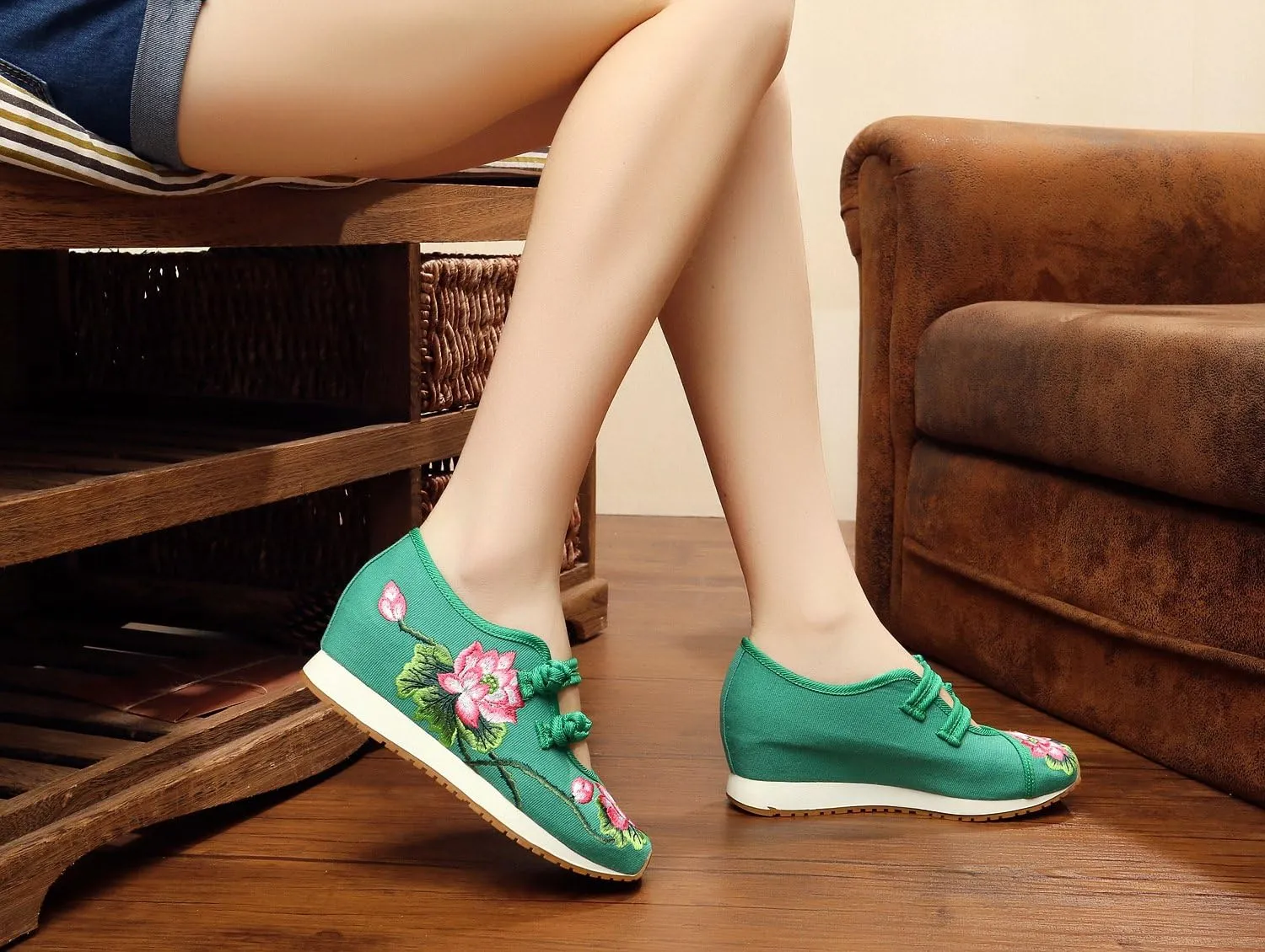 Qianmome Womens Chinese Lotus Embroideried Wedge Heel Cheongsam Canvas Leisure Walking Shoes