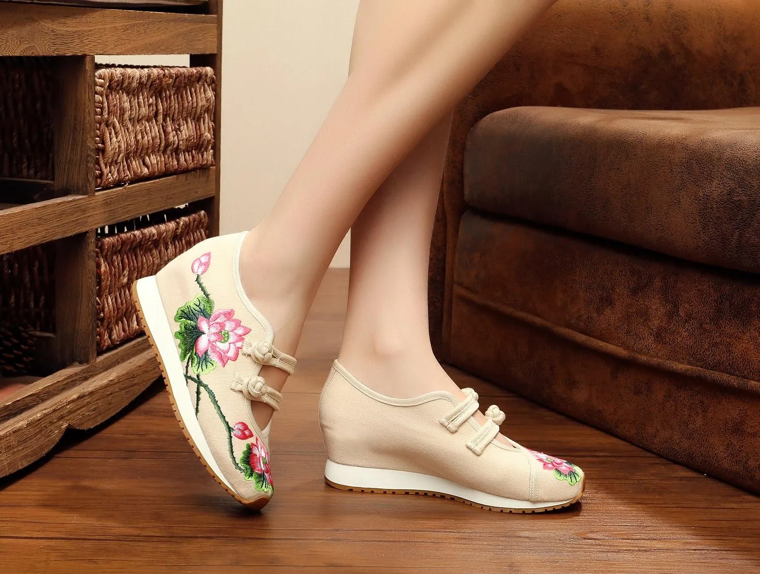 Qianmome Womens Chinese Lotus Embroideried Wedge Heel Cheongsam Canvas Leisure Walking Shoes