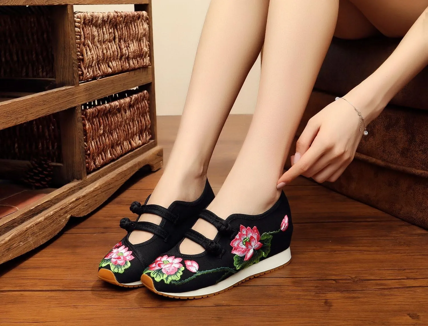 Qianmome Womens Chinese Lotus Embroideried Wedge Heel Cheongsam Canvas Leisure Walking Shoes