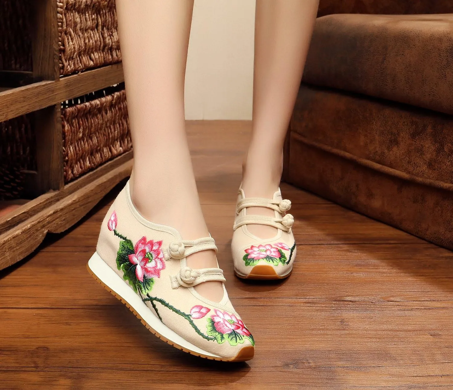 Qianmome Womens Chinese Lotus Embroideried Wedge Heel Cheongsam Canvas Leisure Walking Shoes