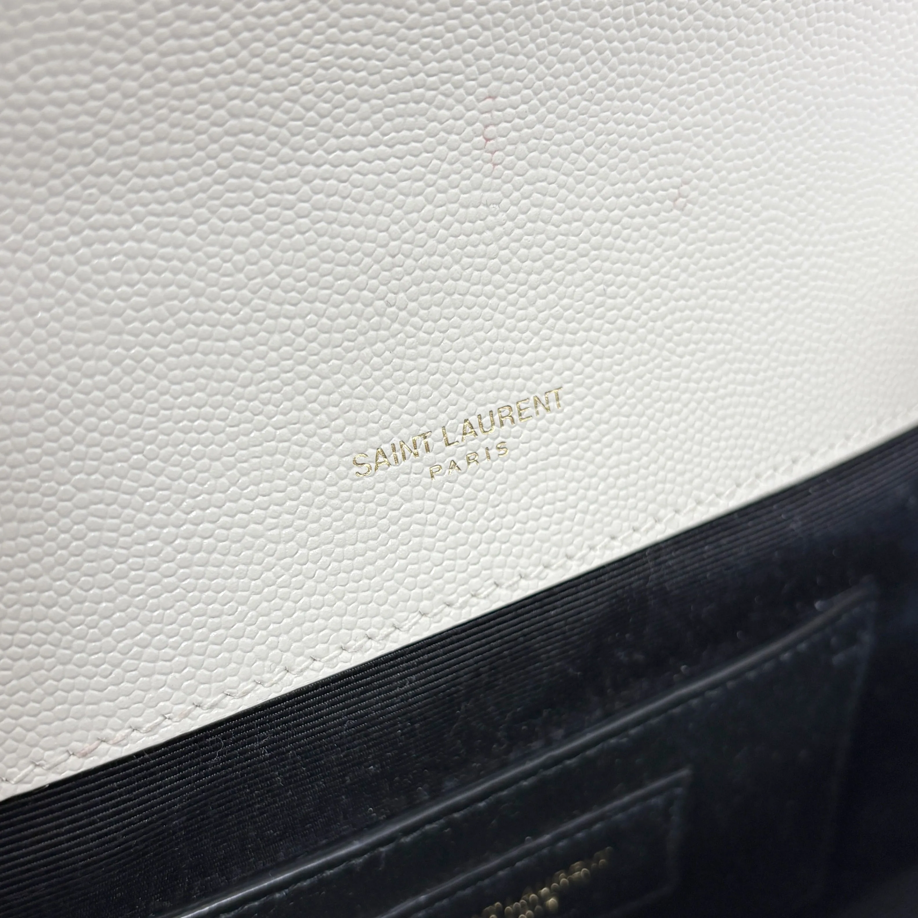 Saint Laurent Blanc Vintage Small Envelope Bag