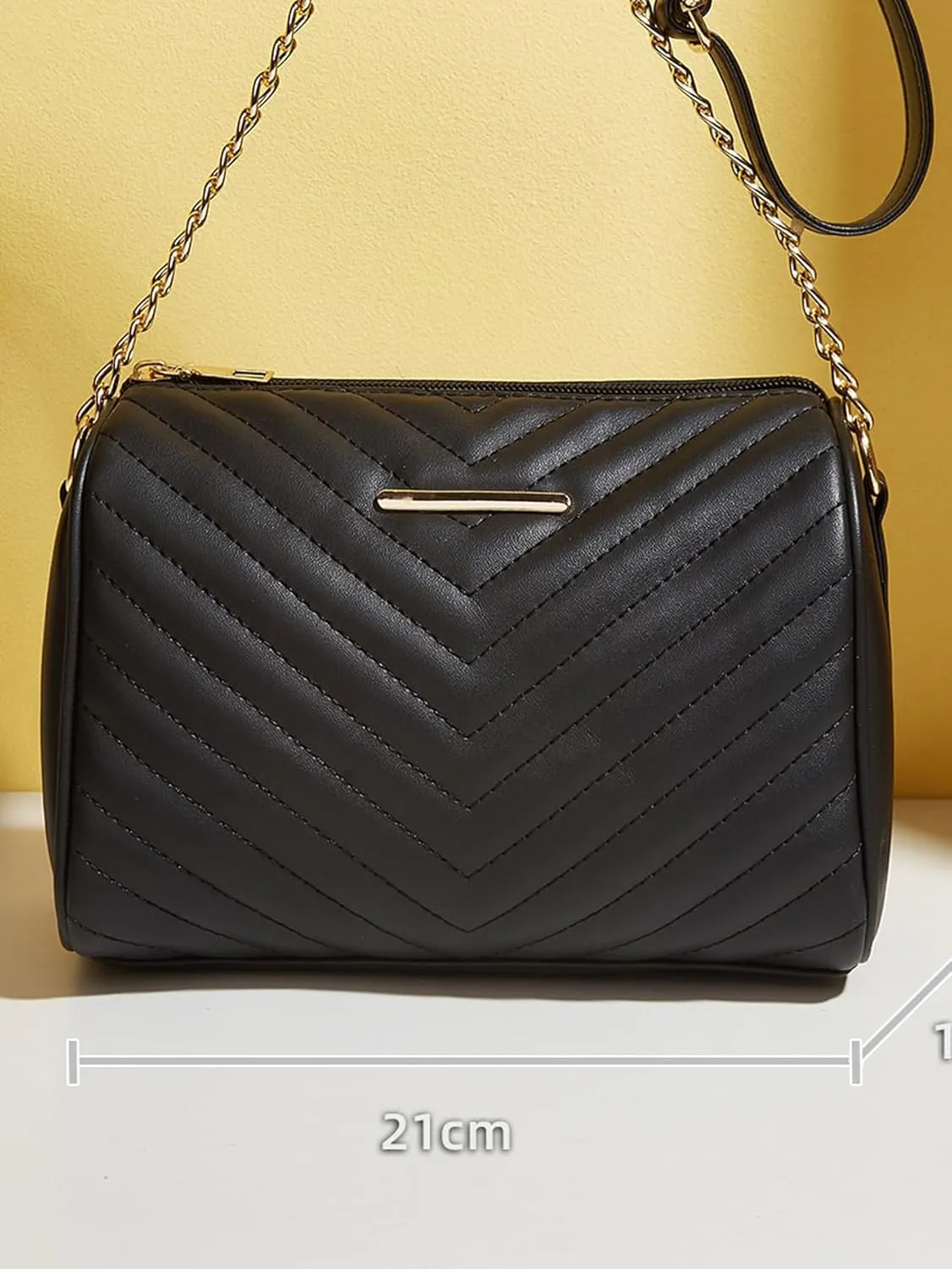SweatyRocks Women's PU Leather Quilted Crossbody Bag Shoulder Bag Mini Bucket Bag with Chain Strap