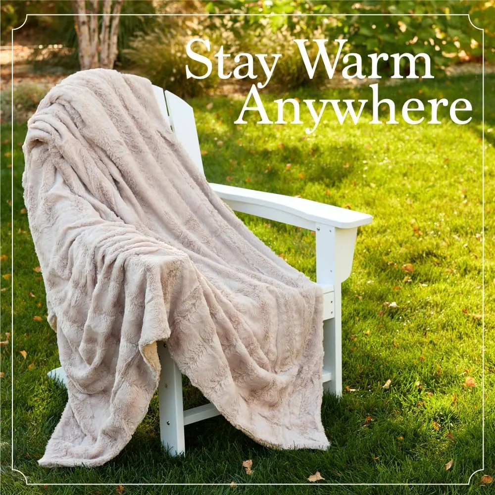 The Connecticut Home Co Throw Blanket for Couch, Soft Fluffy Room Decor, Cozy Warm Throws for Bed, Couches, Gifts for Women, Bedroom Cute Aesthetic Blankets Faux Fur and Sherpa, 65x50, Dusty Rose