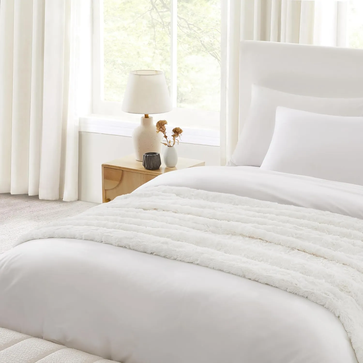 UGG Adalee Faux Fur Throw Blanket Luxury Lightweight Cozy Soft Throw for Couch Bed or Chair Hypoallergenic Machine Washable Double-Sided Fluffy Blanket Home Decor, 50-inch x 70-inch, Natural White