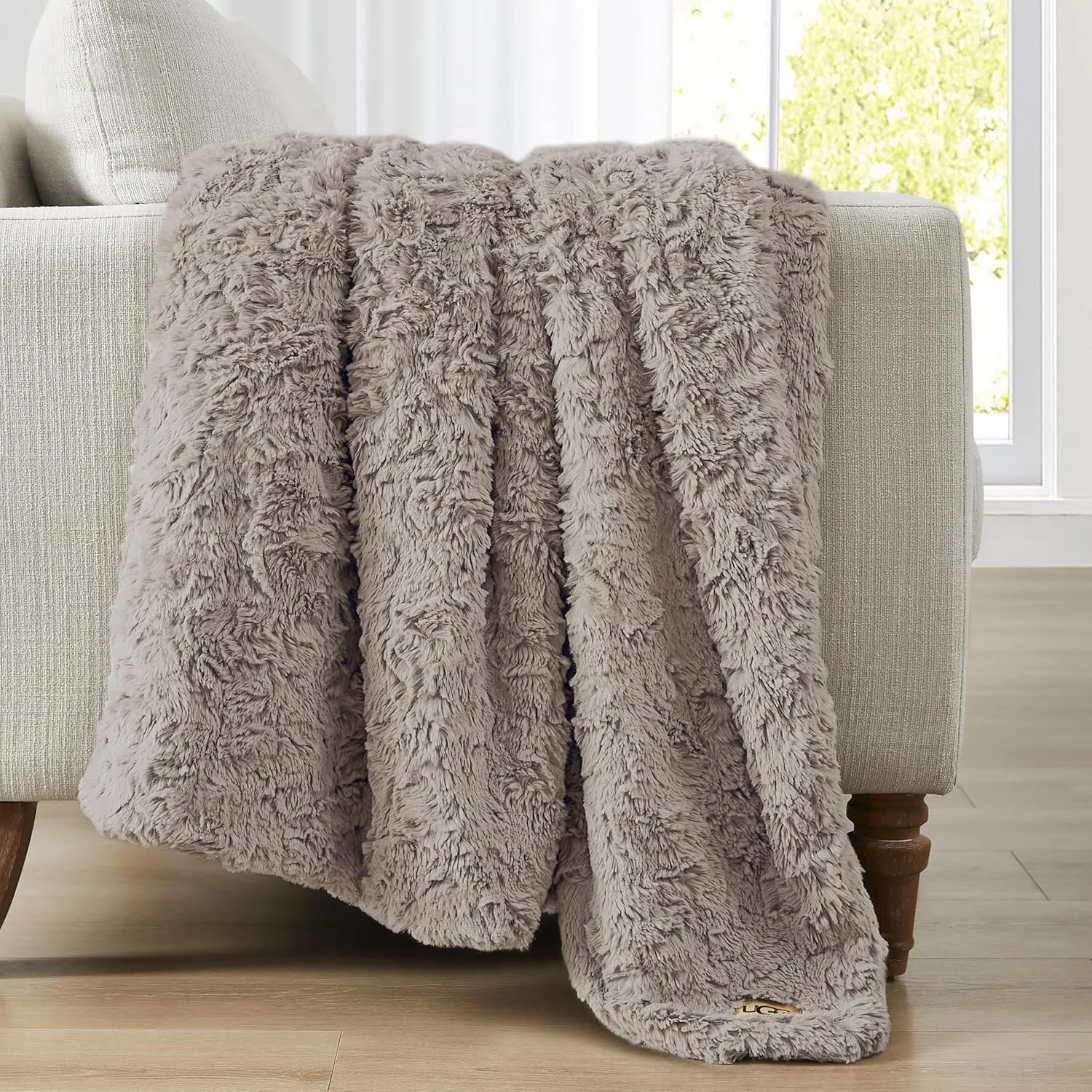 UGG Adalee Faux Fur Throw Blanket Luxury Lightweight Cozy Soft Throw for Couch Bed or Chair Hypoallergenic Machine Washable Double-Sided Fluffy Blanket Home Decor, 50-inch x 70-inch, Oyster Brown