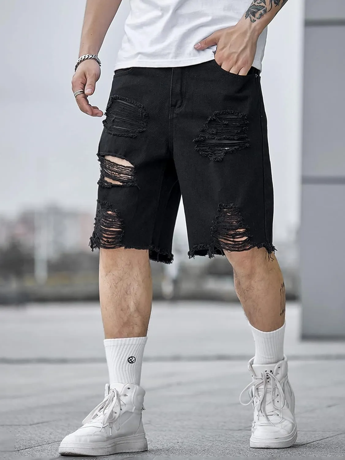 WDIRARA Men's Ripped Denim Shorts Straight Leg Raw Hem Frayed Distressed Jean Shorts Pants