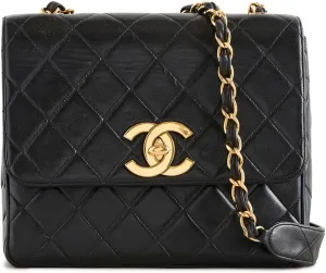 Women's Pre-Loved Chain Shoulder Bag Lambskin Leather