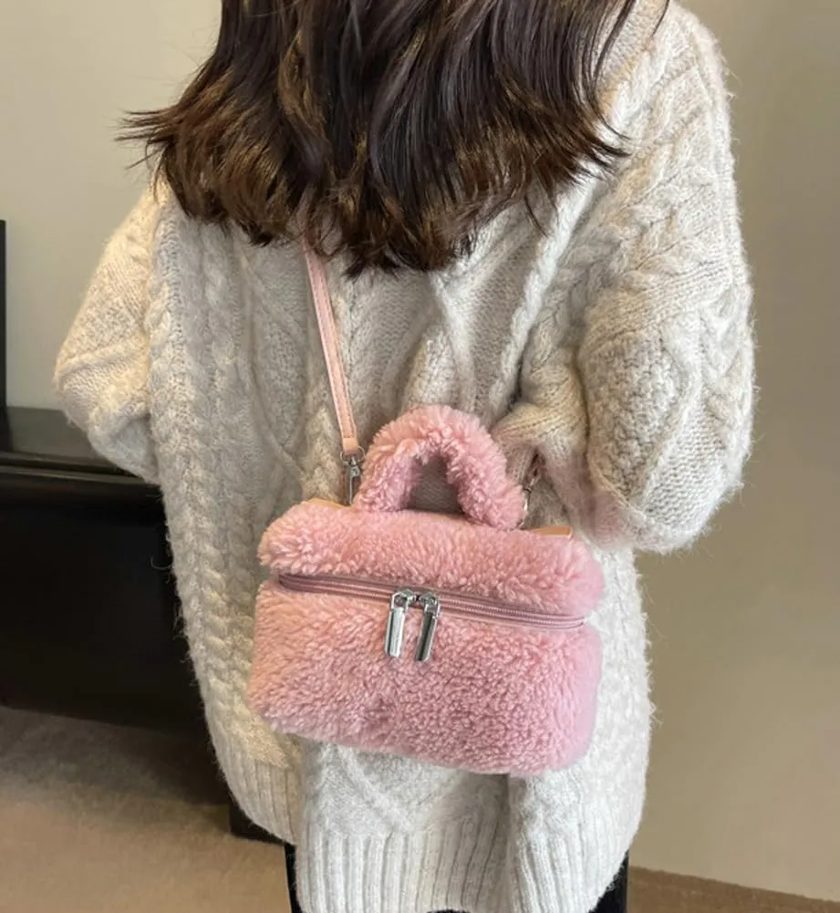 Women's Soft Faux Fur Crossbody Bag Fluffy Top Handle Shoulder Bag Fall Winter Handbag Small Plush Furry Bucket Purse