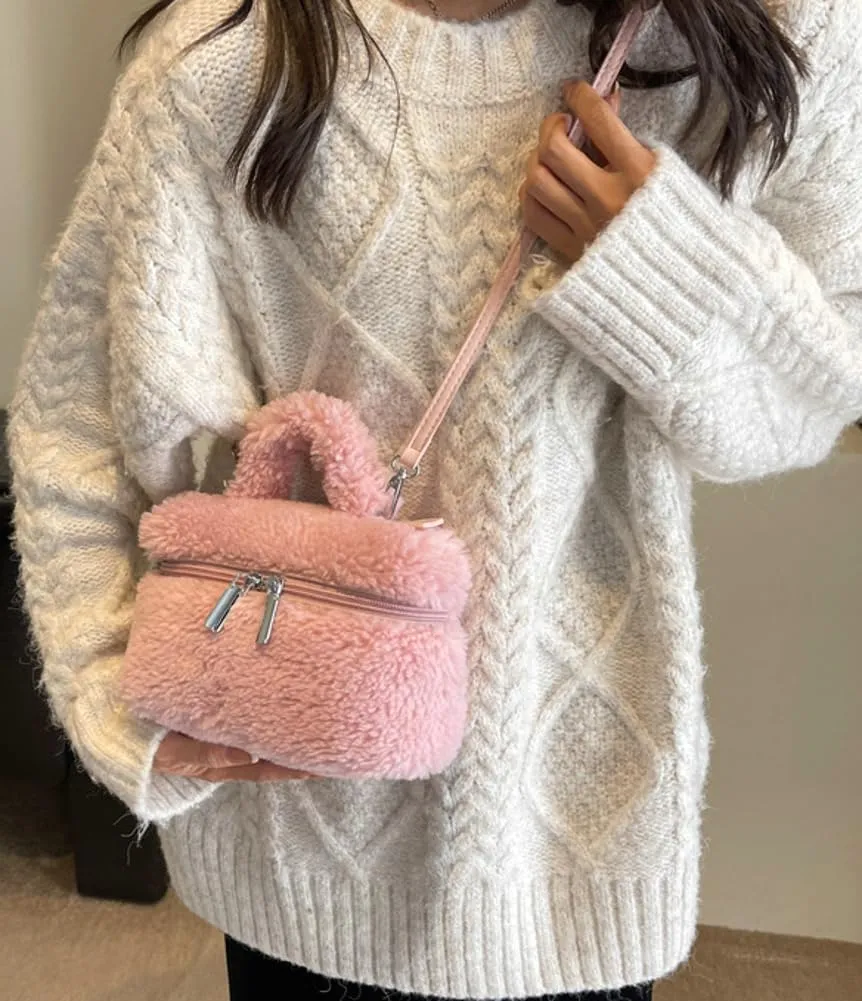 Women's Soft Faux Fur Crossbody Bag Fluffy Top Handle Shoulder Bag Fall Winter Handbag Small Plush Furry Bucket Purse